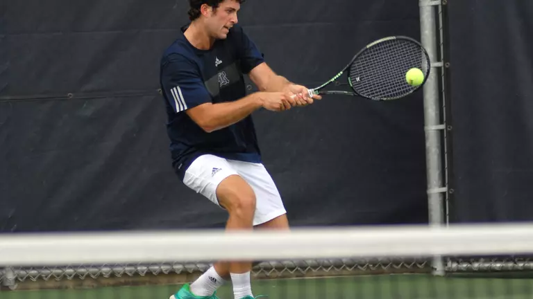 Mustangs Drop Owls in Season Finale