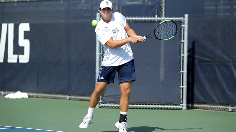 Rutledge Paces Owls On Day One of Invite