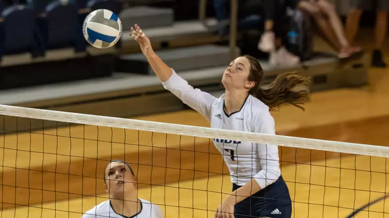 FIU Defeats Owls in Regular Season Finale