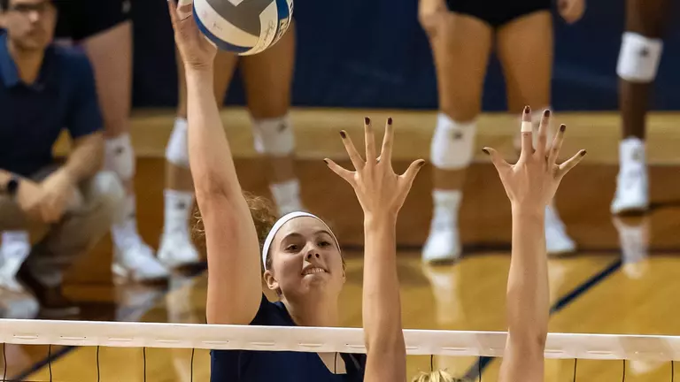 Owls Fall in Five Sets at FAU