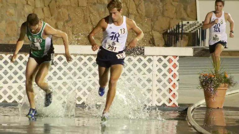 Owls Distance Runners Lead the Way