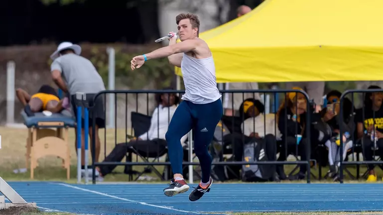 MT&F: Owls Split Competition at UH, SFA