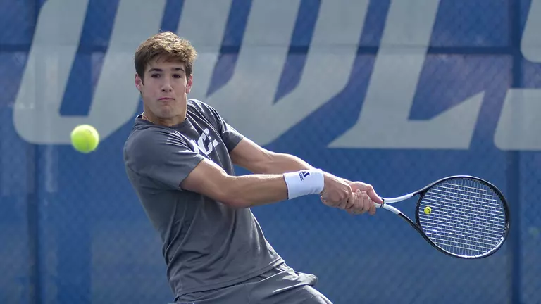 Ranked Foes on Tap for Owls