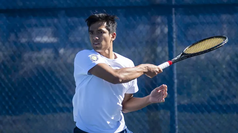 Texas Rebounds to Down Rice