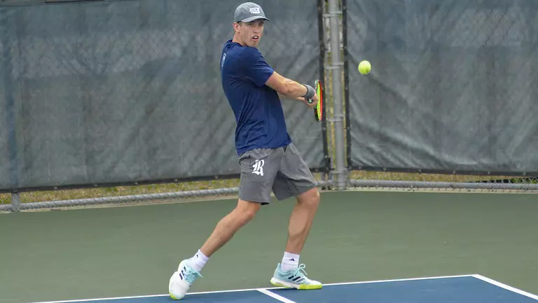 Tennis Opens Season at Lakes Invite