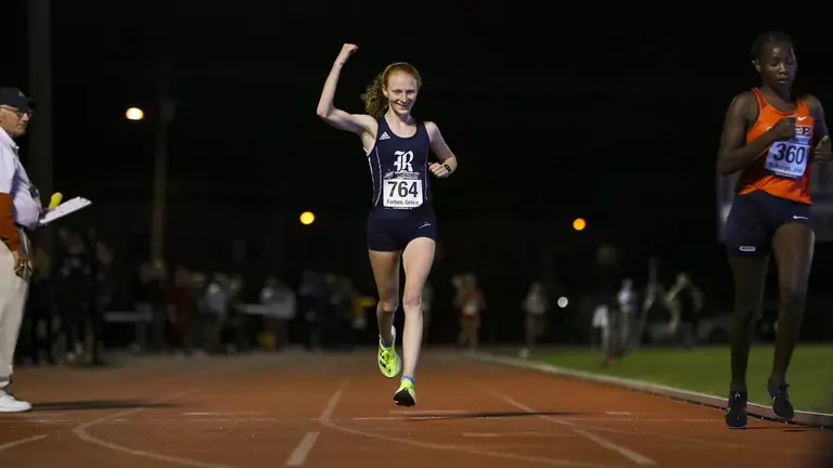 Forbes Wins 10,000m at Penn Relays