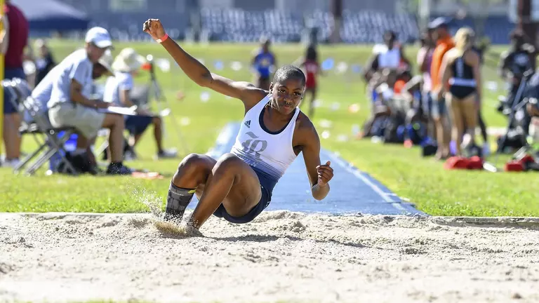 Nwadei Earns Two Victories at Tom Tellez Invitational