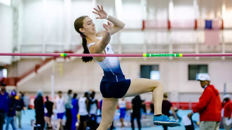 Owls with Great Showing at UH