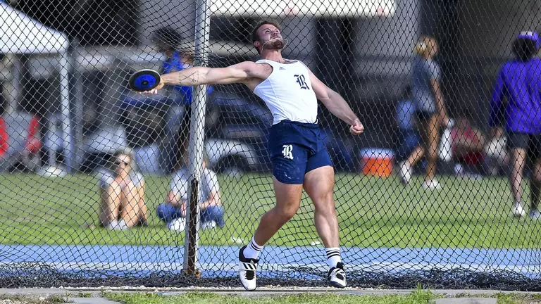 Owls Win Four Events at UTSA Invitational