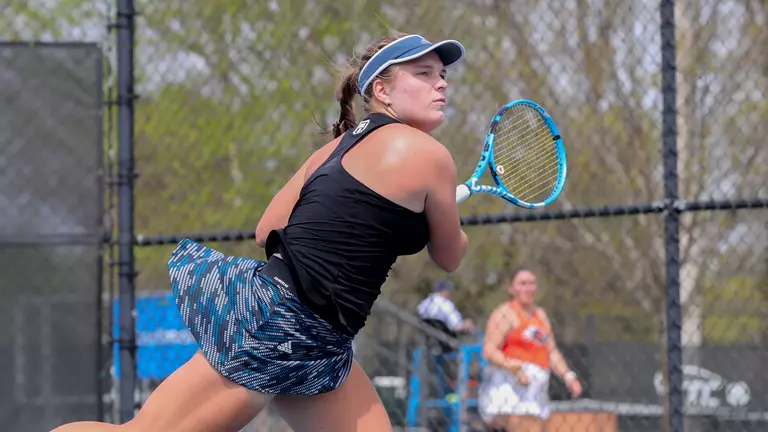 Owls Conclude H-E-B Play