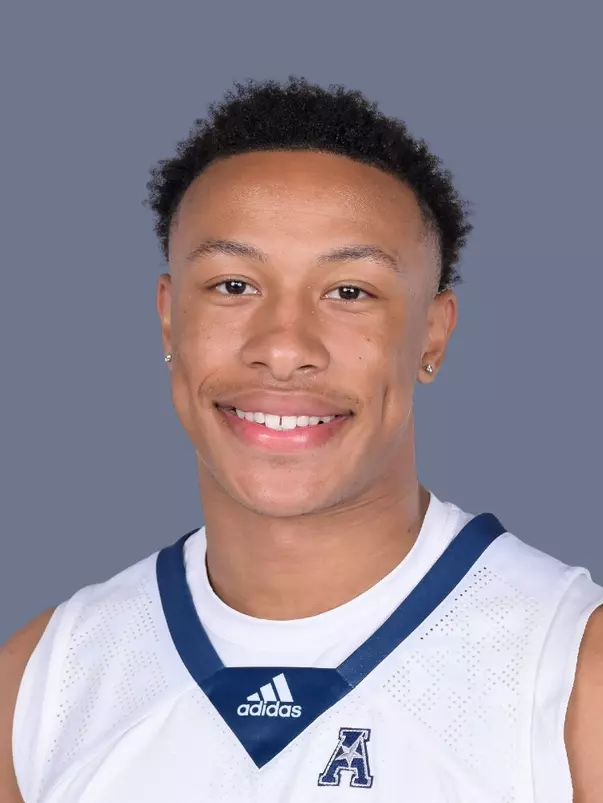 Gabe Warren 2023-24 Headshot