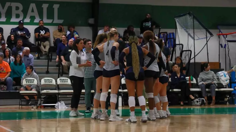 Volleyball Falls in Five Sets to North Texas