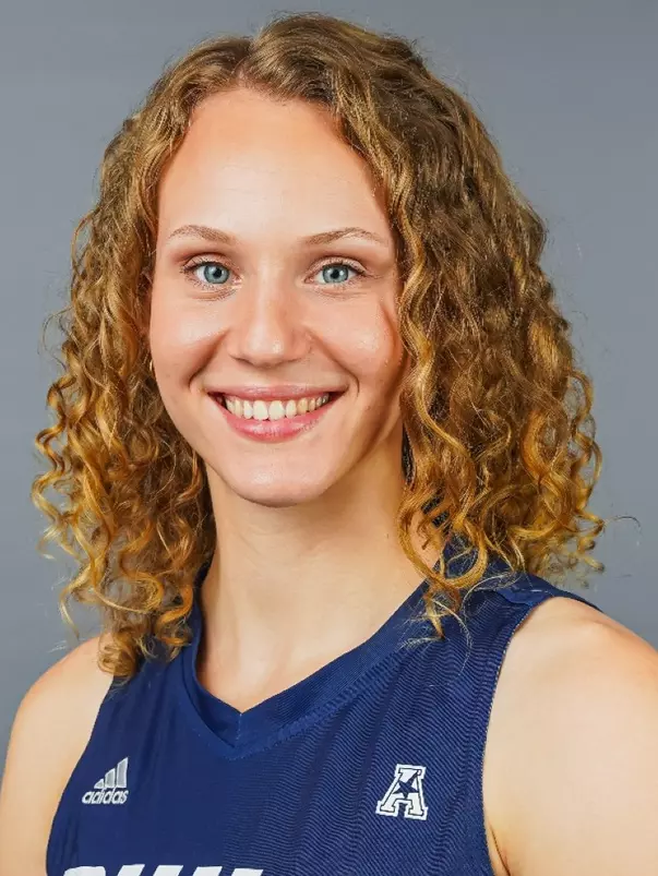 Emilia Weske Headshot 2023