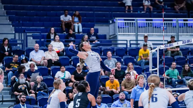 Hill Sets New Career-High in Kills as Volleyball Outlasts Wichita State, 3-2