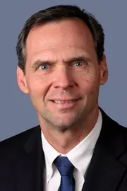 Scott  Abell