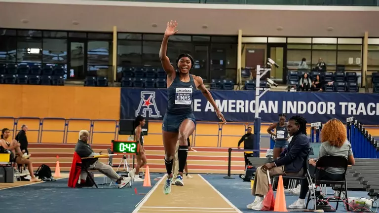 Owls Have Strong Season Debut in College Station