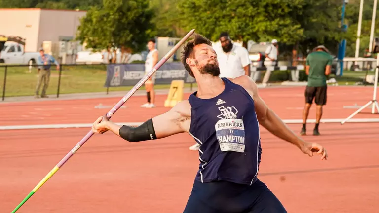 Abdulky, Hampton Grab Titles; Owls Lead at AACs