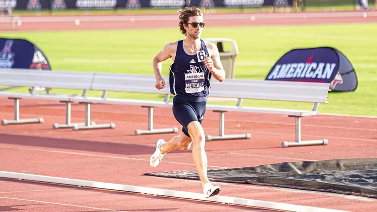 Owls Have Great Outdoor Season Debut at UH