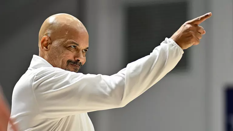 Men’s Basketball Signs Three for 2026-27