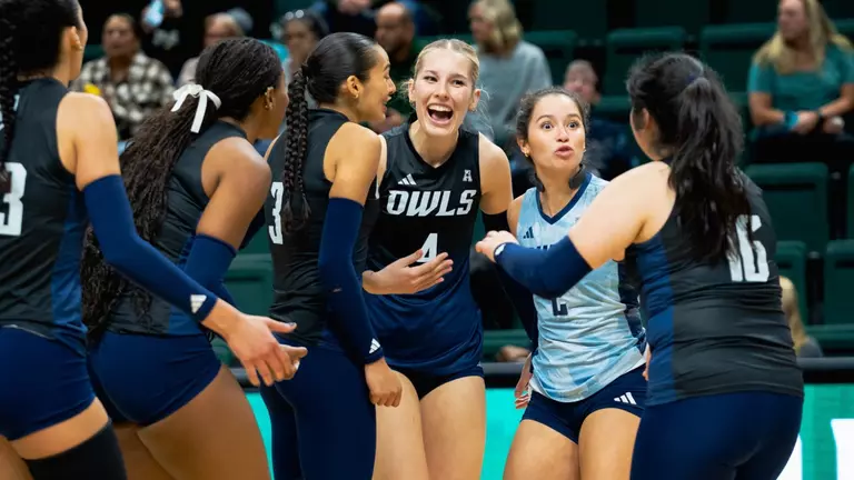 Owls Sweep Charlotte for 11th Straight Win