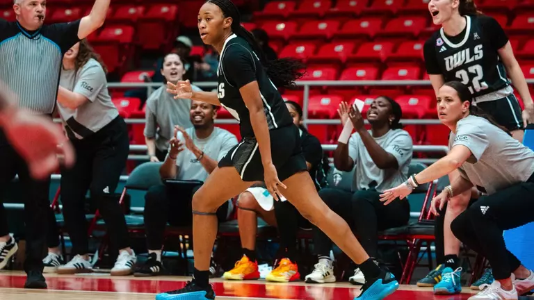 Owls Down Morgan State on Thanksgiving