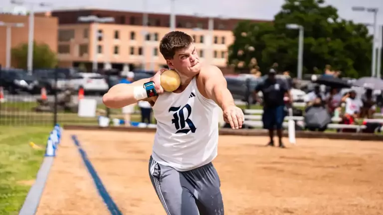 Owls Find Success in Shortened Meet at UH