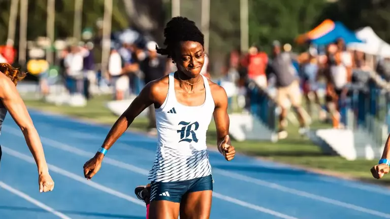 Friendly, Green Pace Owls at Weekends Meets