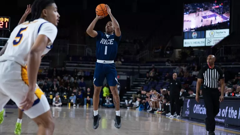 Strong Second Half Propels Rice to Win at East Carolina