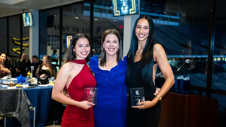 Preston and Mansfield Named Team Co-MVPs at Volleyball Banquet