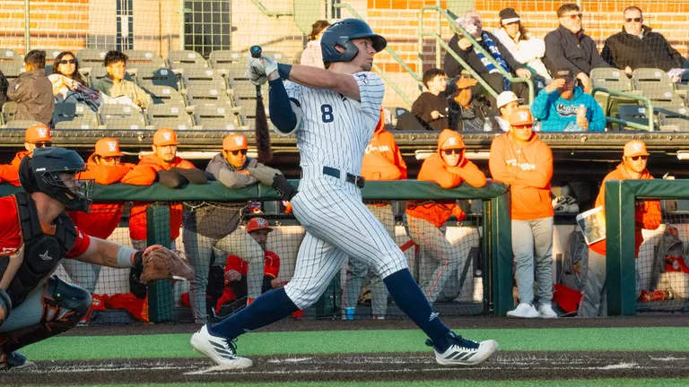 Webb and Ashlock Spark Owls Past UTRGV