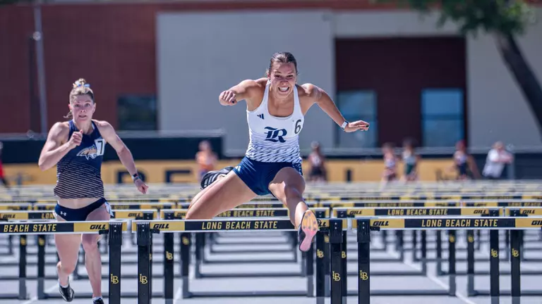 Johannesdottir’s School Record Leads Owls in California