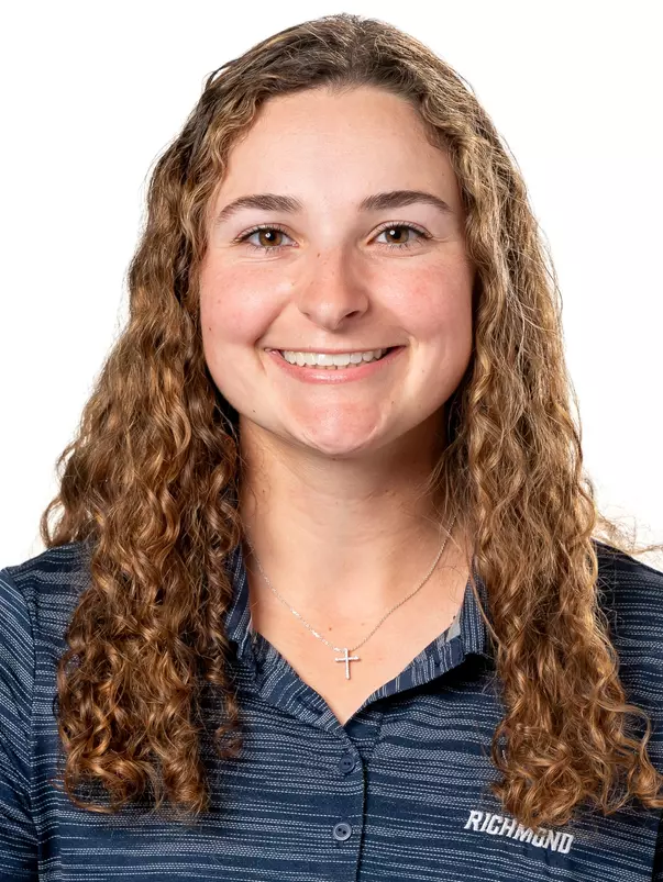 Christine Mandile headshot