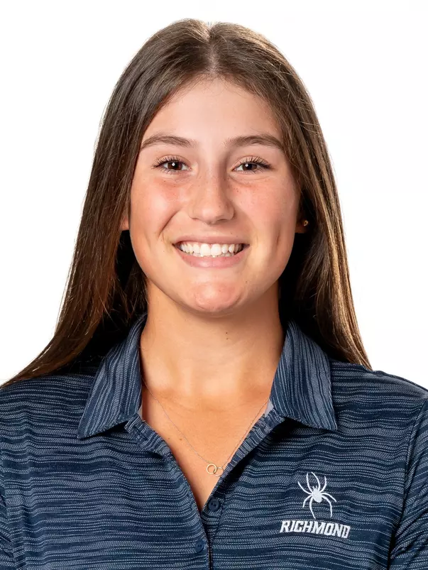 Claire Yioulos headshot