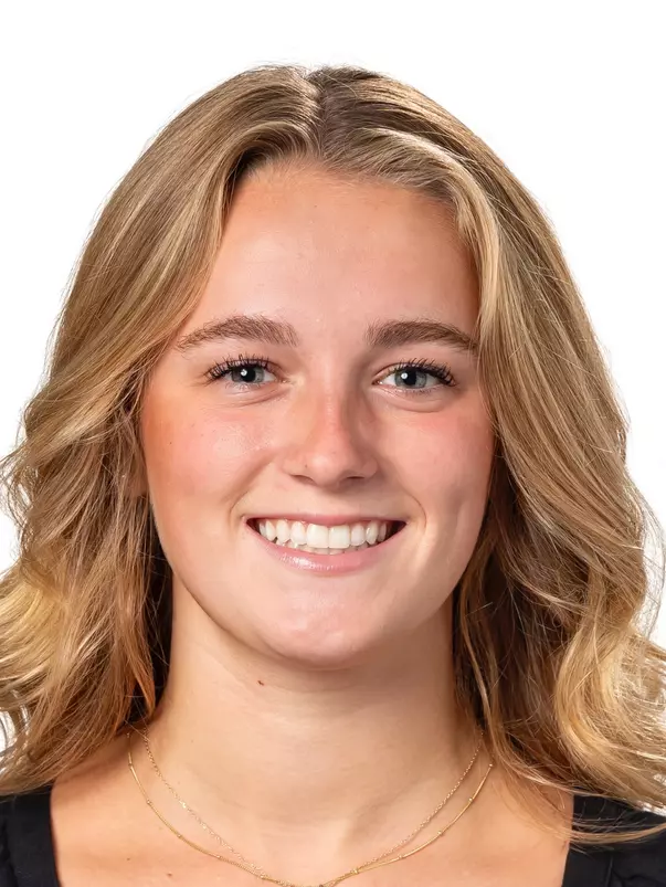 Caroline Weldon Headshot