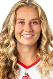 Lauren Waniel Headshot