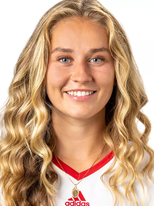 Lauren Waniel Headshot
