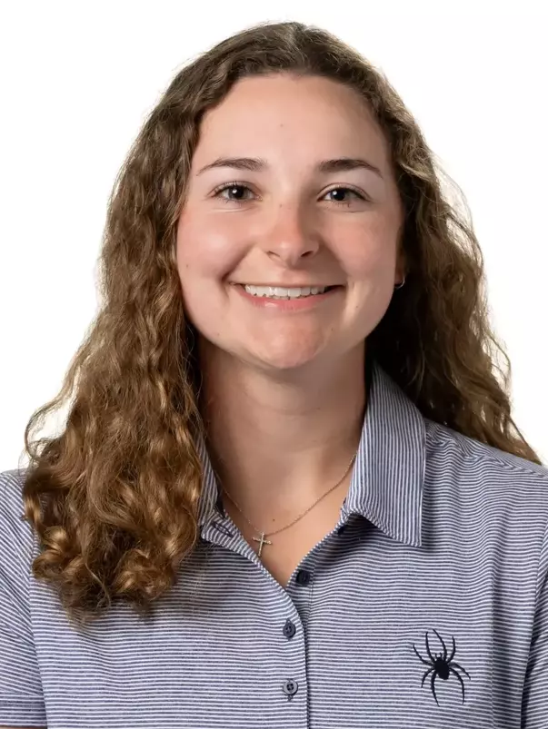 Christine Mandile headshot