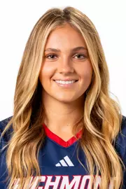 Elle Dziadzio headshot
