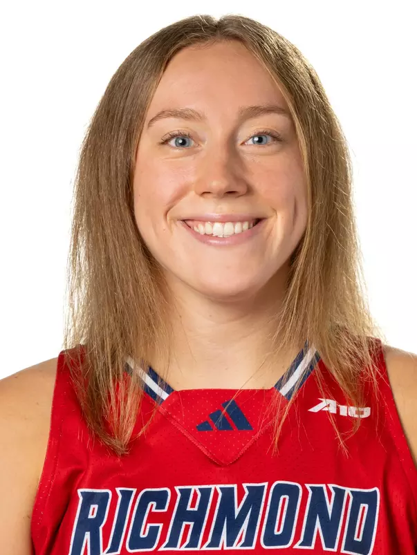 Addie Budnik Headshot