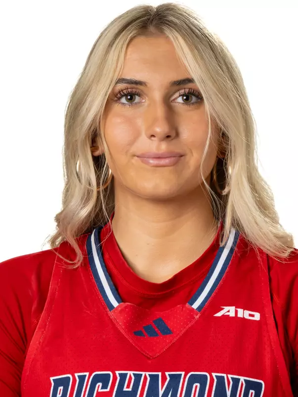 Annika Manthy Headshot