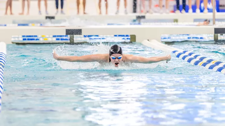 Amare, Bauer, Budde Lead Richmond with Four Wins at Loyola