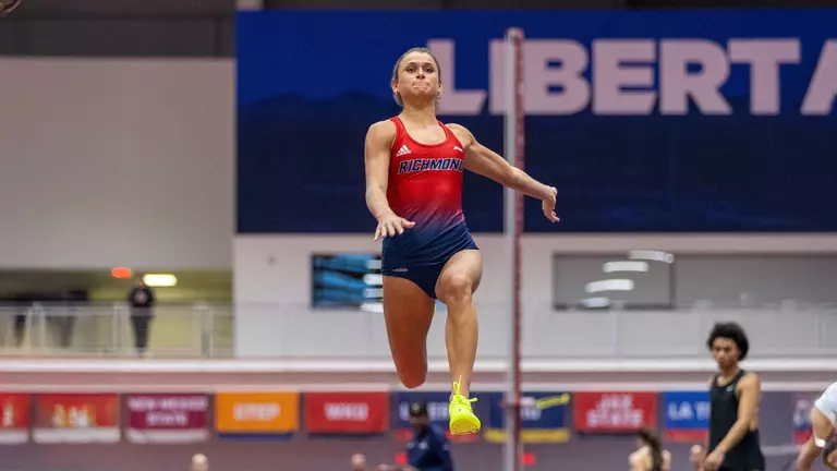 Wise Wins Long Jump, Spiders Post Personal-Best Times
