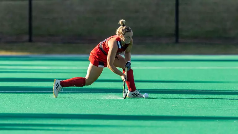 Derr Named A-10 Field Hockey Defensive Player of the Week