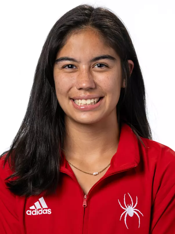 Elliana Agustin headshot