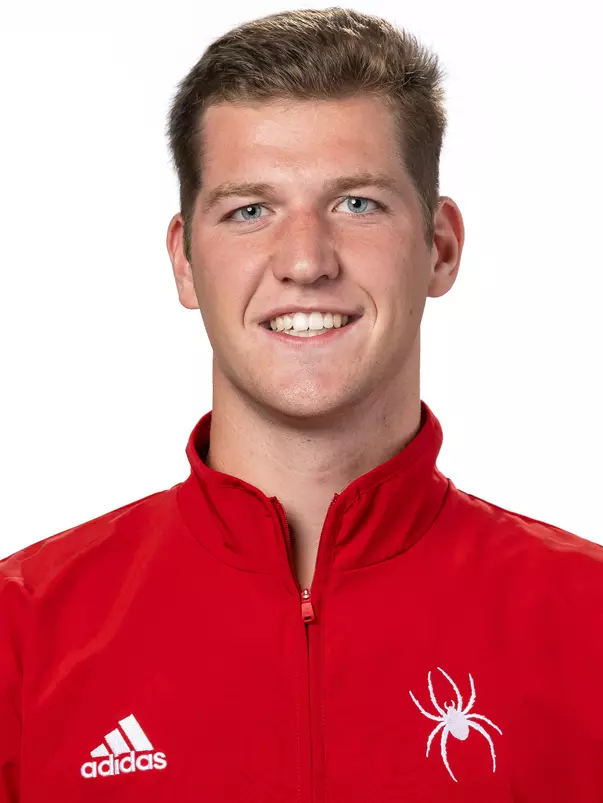 Carter Bruns headshot