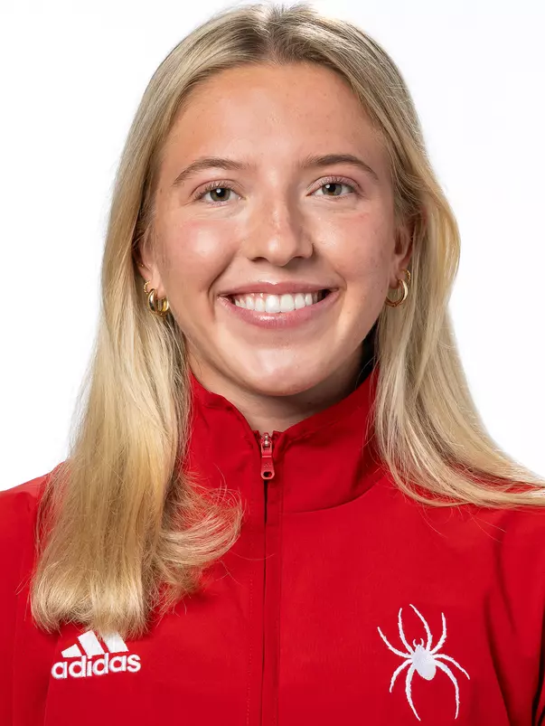 Addie Cohen headshot