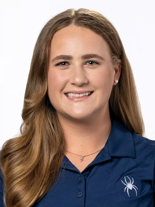 Caroline Thompson headshot