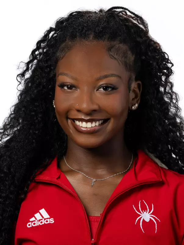 Gabrielle Cummings headshot