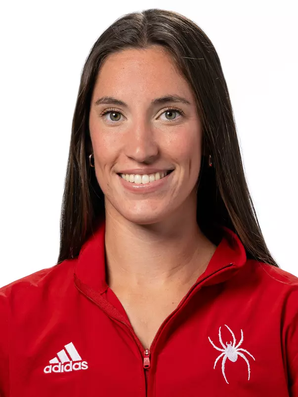 Caroline Donohoe headshot