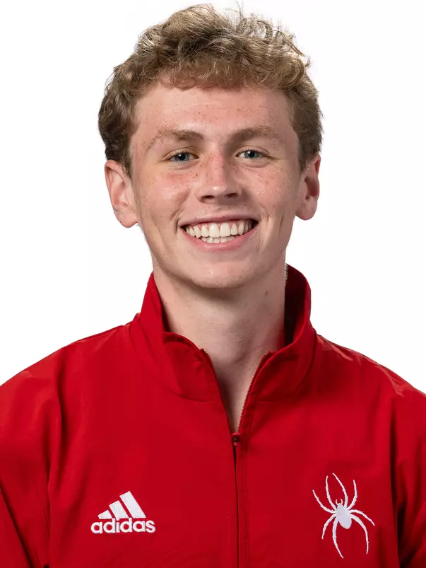 Carter Lineweaver headshot